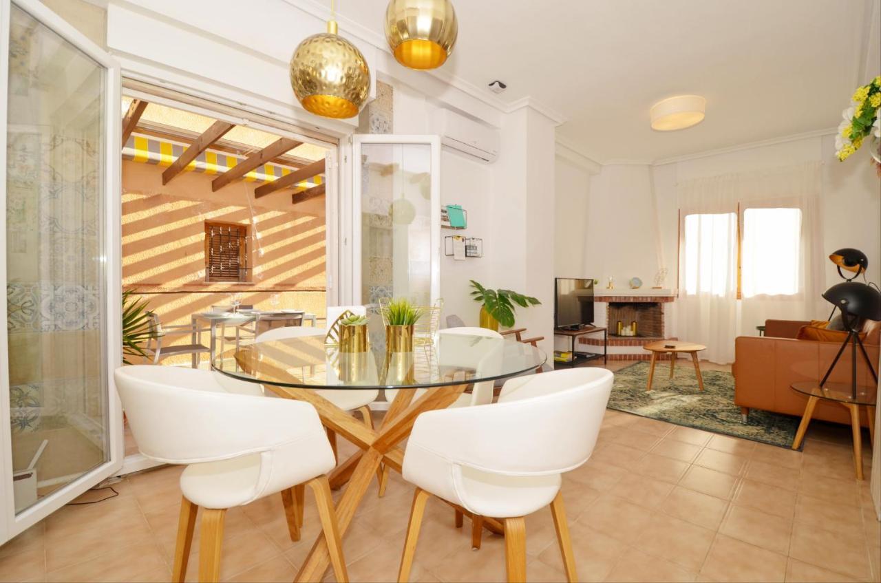 Punta Prima Pleasure With Private Parking In A Gated Community Close To The Beach ตอร์เรเวียคา ภายนอก รูปภาพ