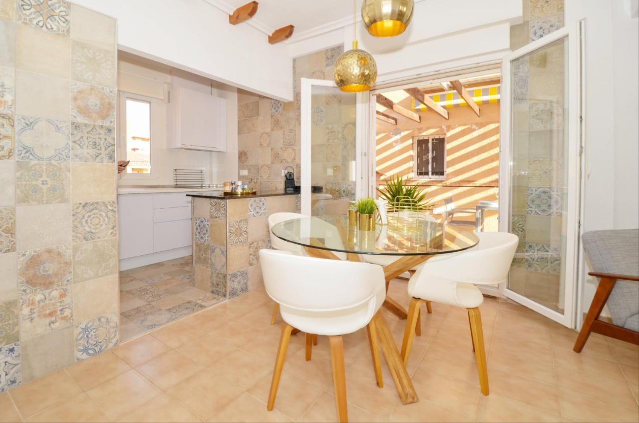 Punta Prima Pleasure With Private Parking In A Gated Community Close To The Beach ตอร์เรเวียคา ภายนอก รูปภาพ